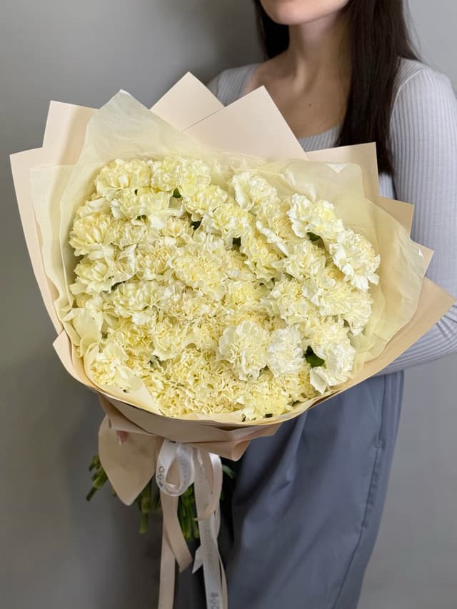 Букет из 51 сливочного диантуса Букет из 51 сливочного диантуса