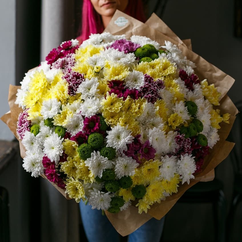 Букет из 55 хризантем микс ( цвет на выбор)