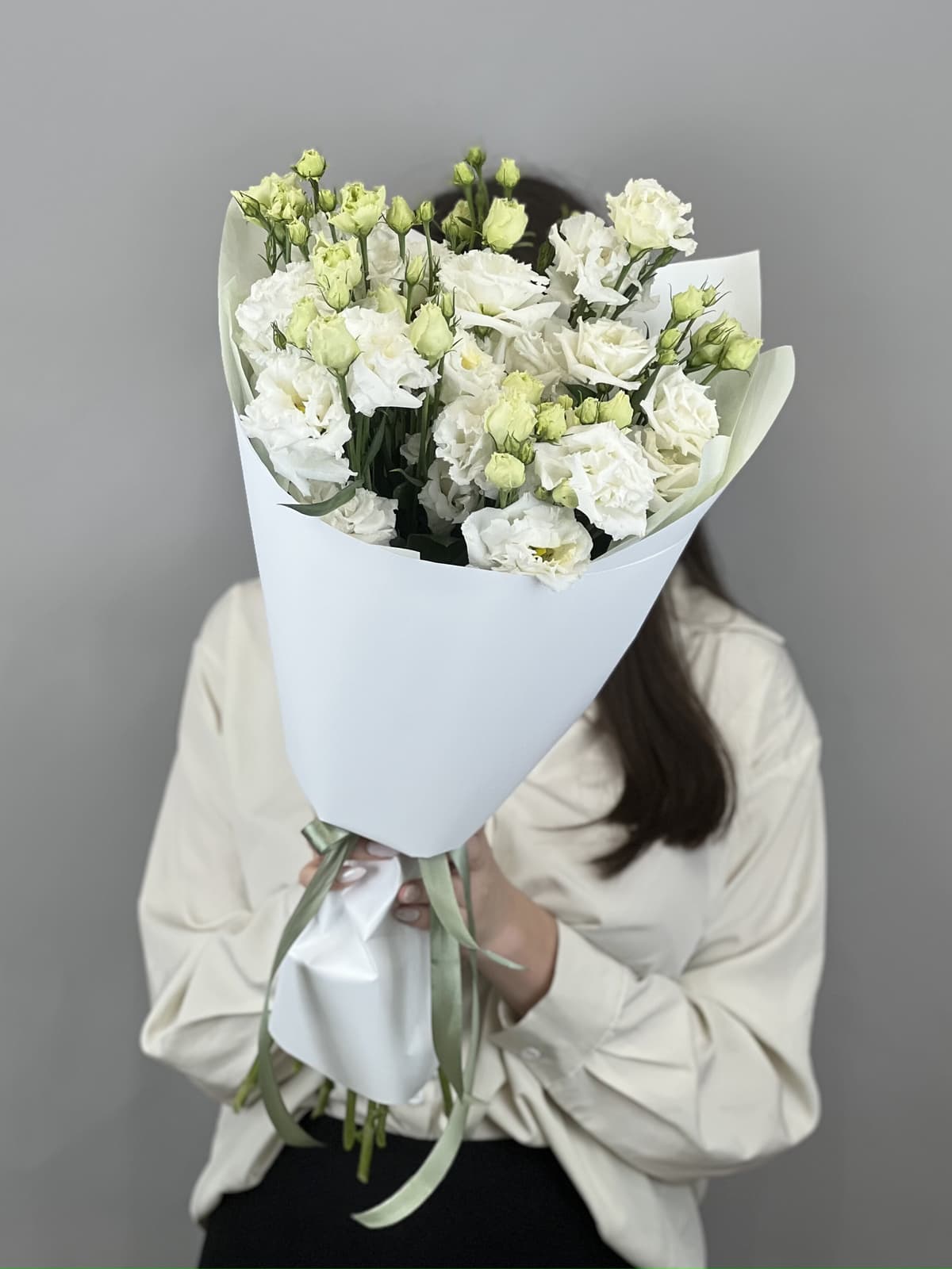 Праздничный букет из 7 белых эустом