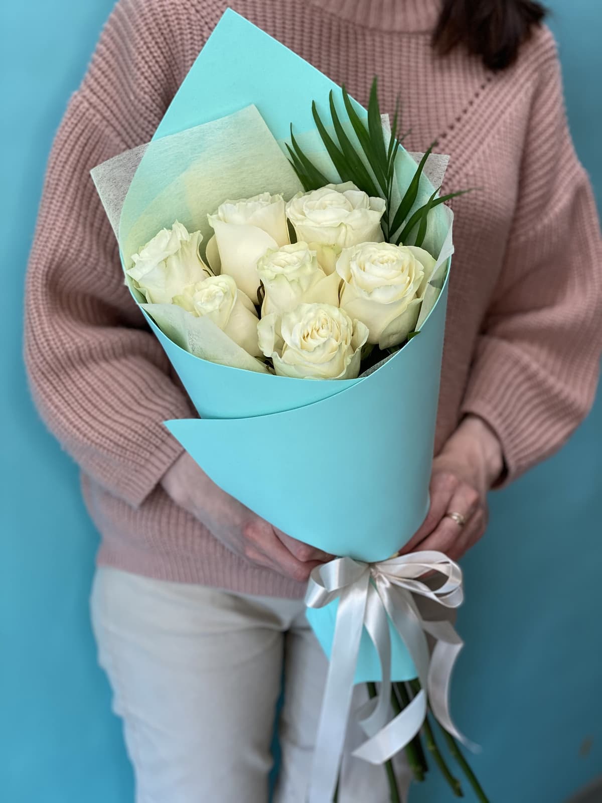 Букет из 7 белых Роз Эквадор в фоамиране 60 см