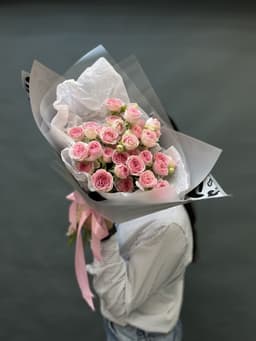 Мини букет из 7 кустовых роз