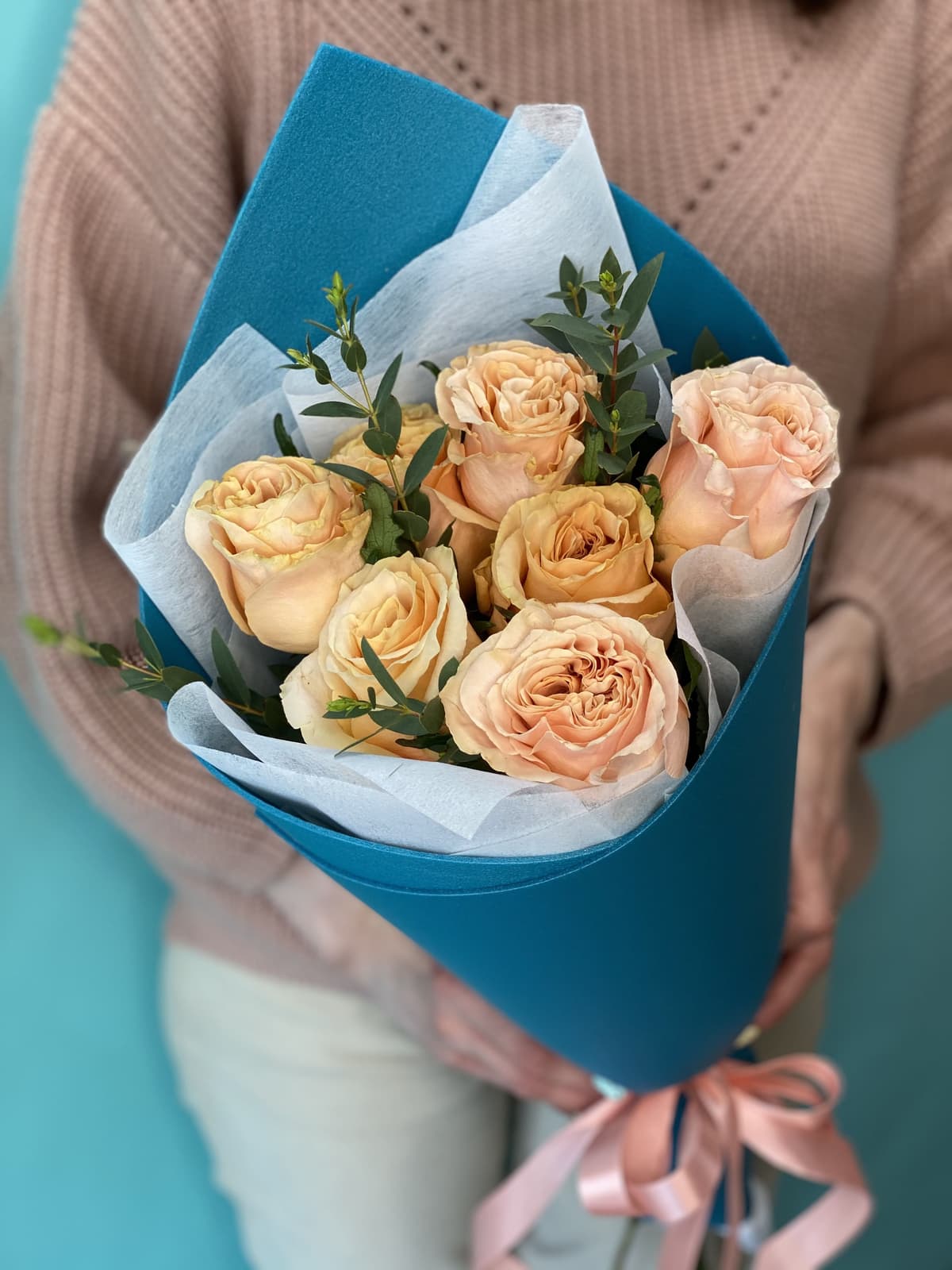 Букет из 7 персиковых Роз Эквадор в фоамиране 50 см