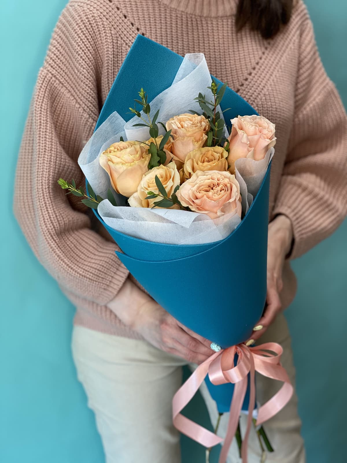 Букет из 7 персиковых Роз Эквадор в фоамиране 50 см