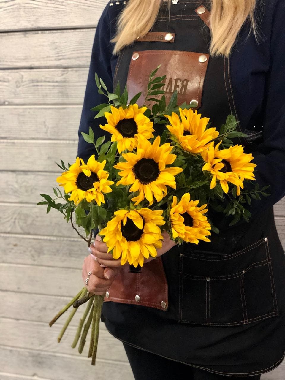 Букет из 7 подсолнухов