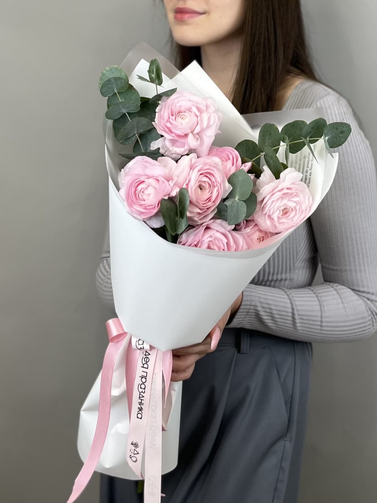 Букет из 7 ранункулюсов "Lady"