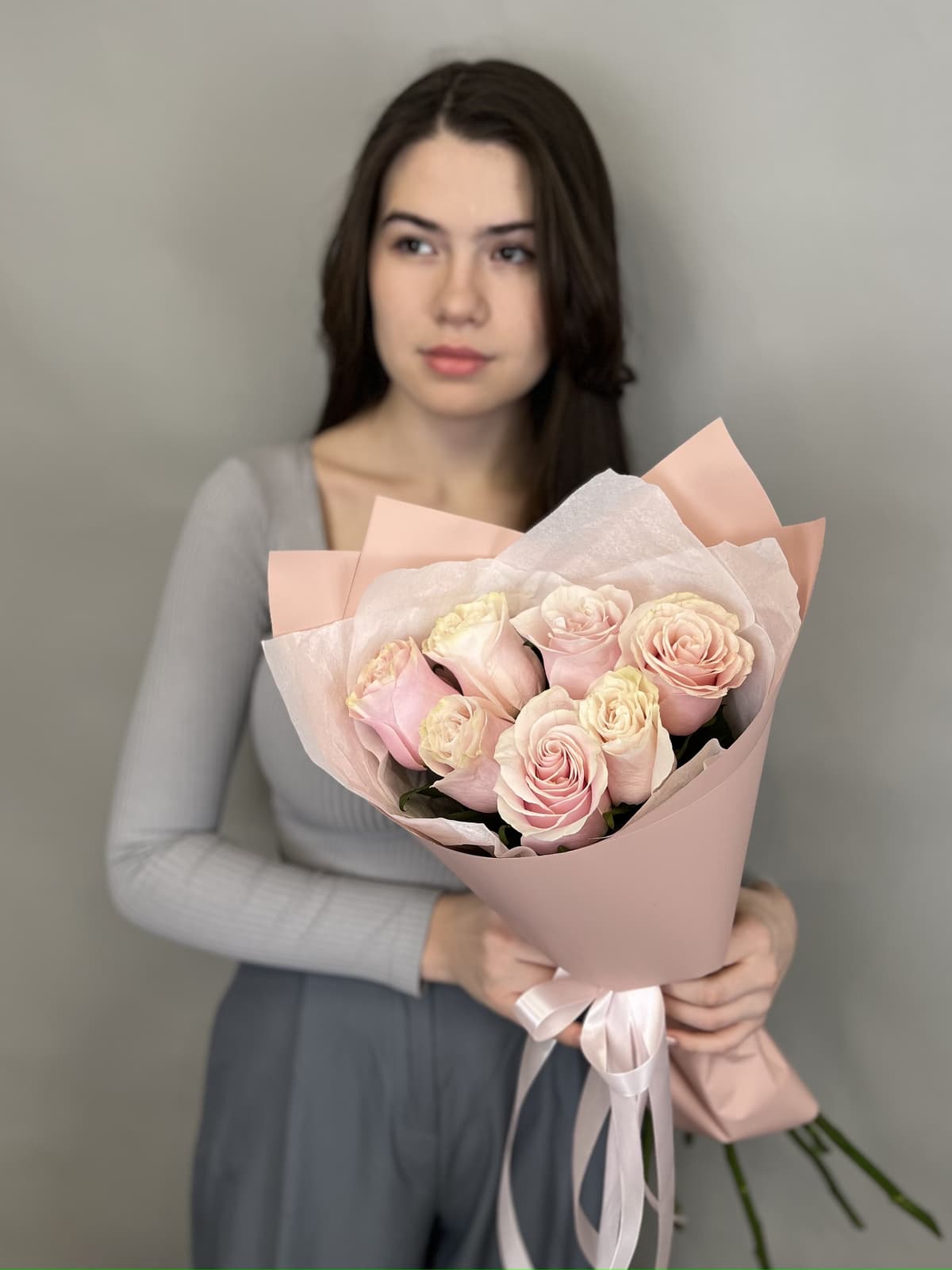 Классический букет из 7 розовых роз Премиум