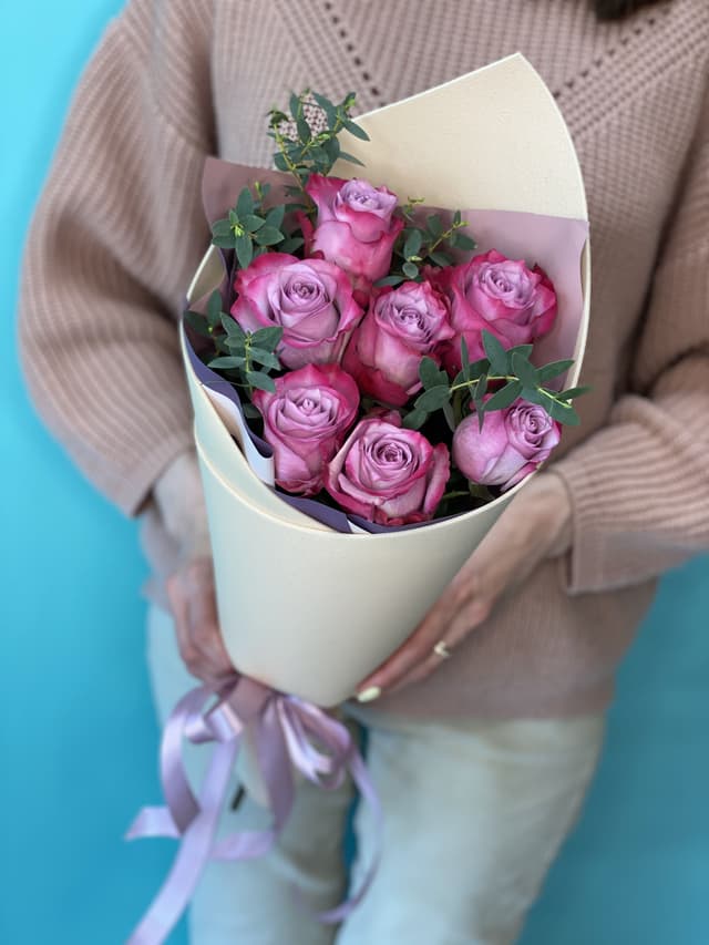 Букет из 7 сиреневых Роз Эквадор в фоамиране 60 см Букет из 7 сиреневых Роз Эквадор в фоамиране 60 см