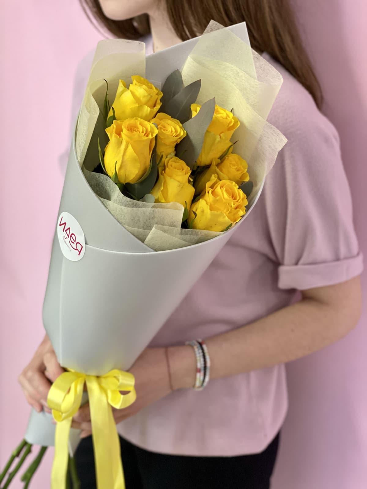 Букет из 7 желтых Роз Эквадор в фоамиране 70 см