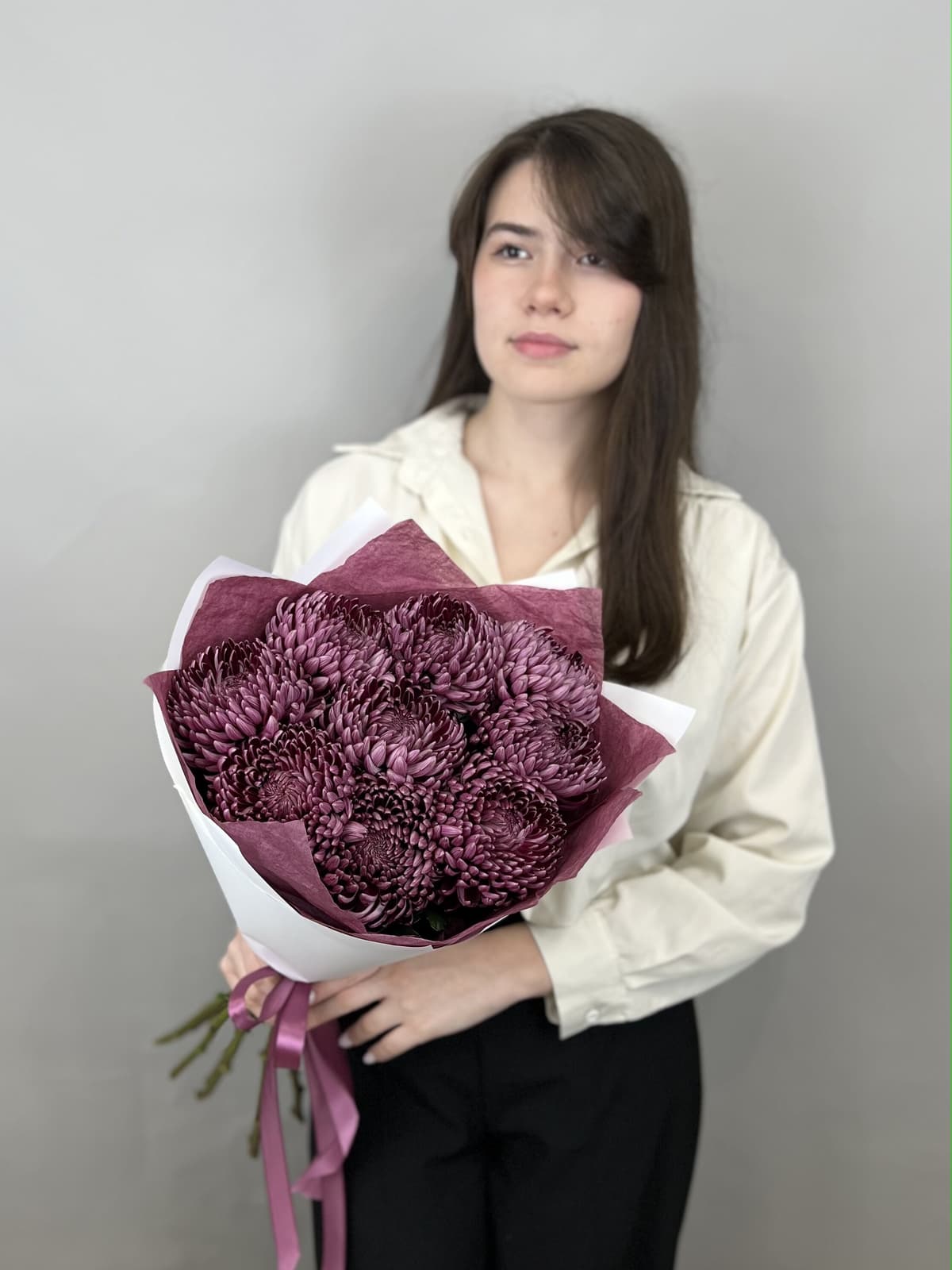 Букет из 9 фиолетовых хризантем "Бигуди"