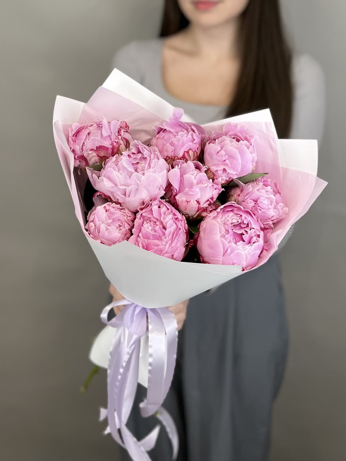 Свежий букет из 9 Пионов "Сара Бернар”