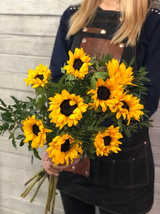 Букет из 9 подсолнухов Букет из 9 подсолнухов