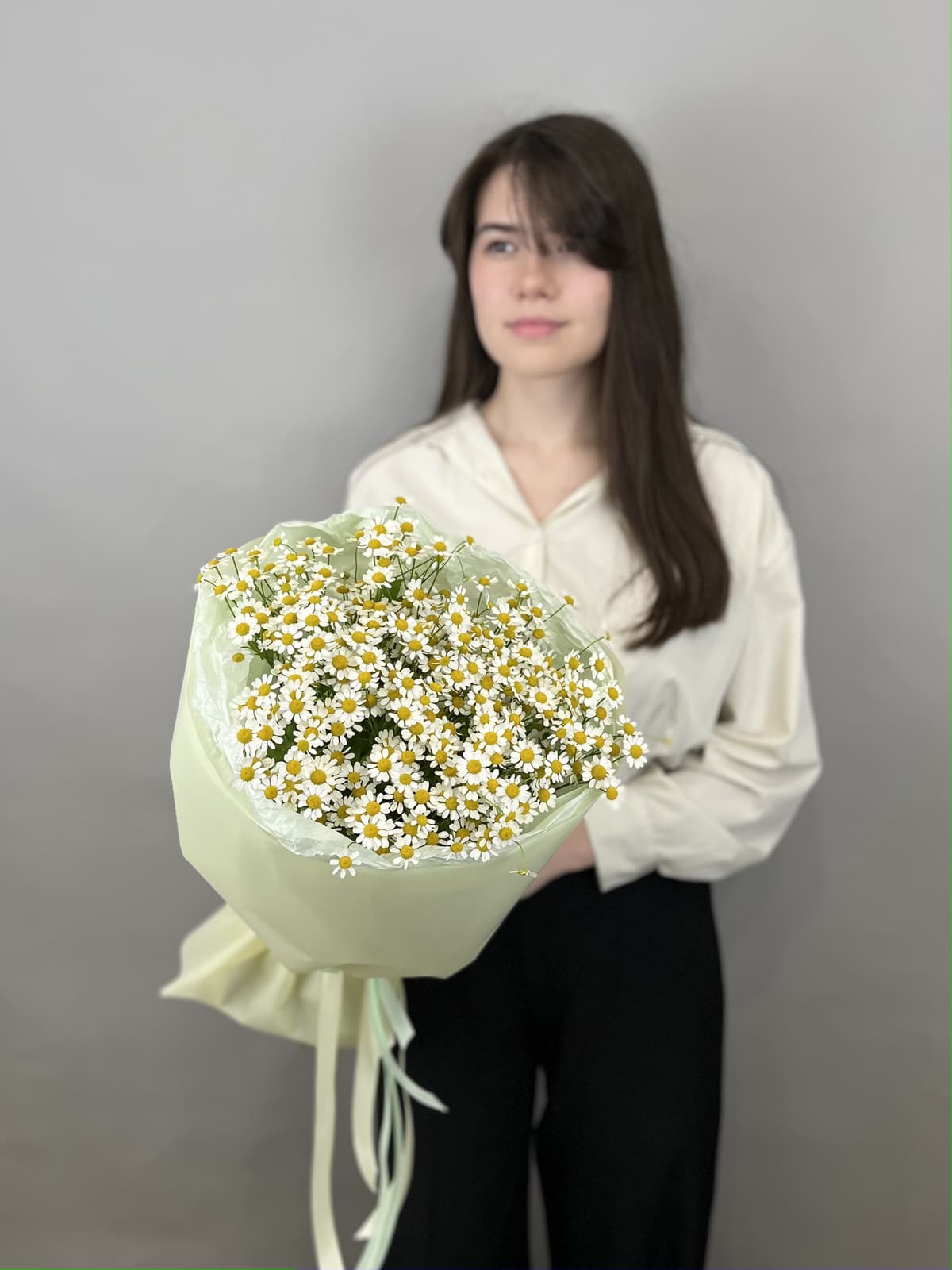 Красивый букет из 9 полевых ромашек