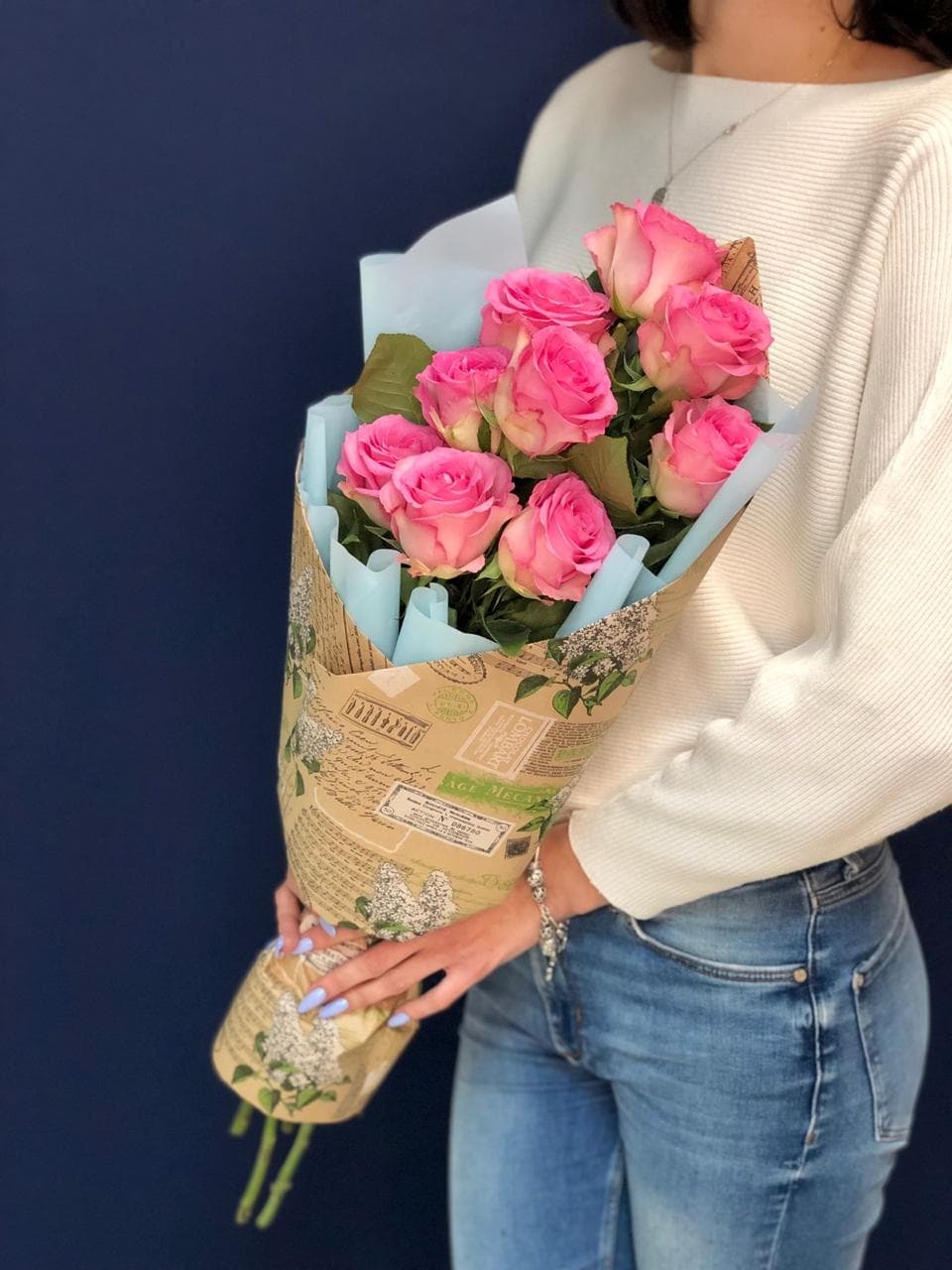 Букет из 9 розовых Роз Эквадор в крафте 50 см 2 Серия