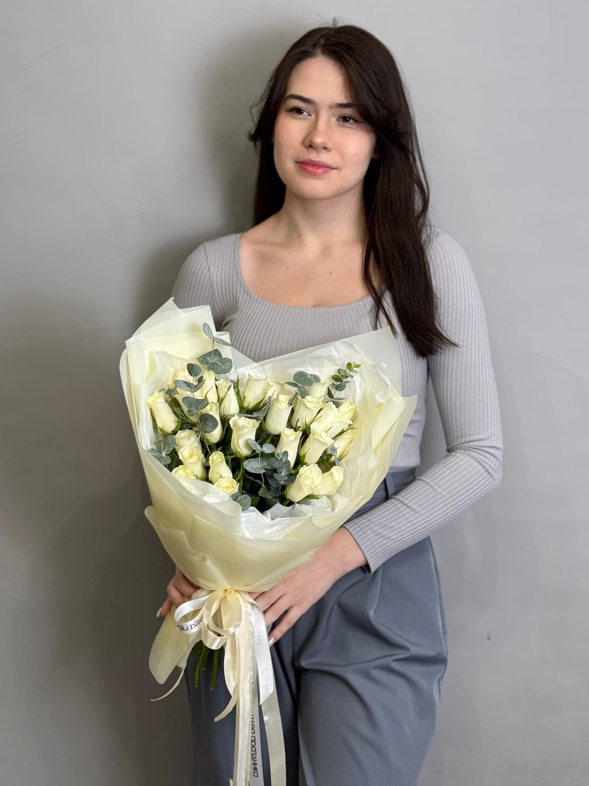 Букет из белых роз кения "Athena" L