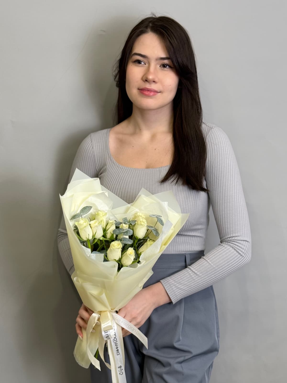 Букет из белых роз кения "Athena" S