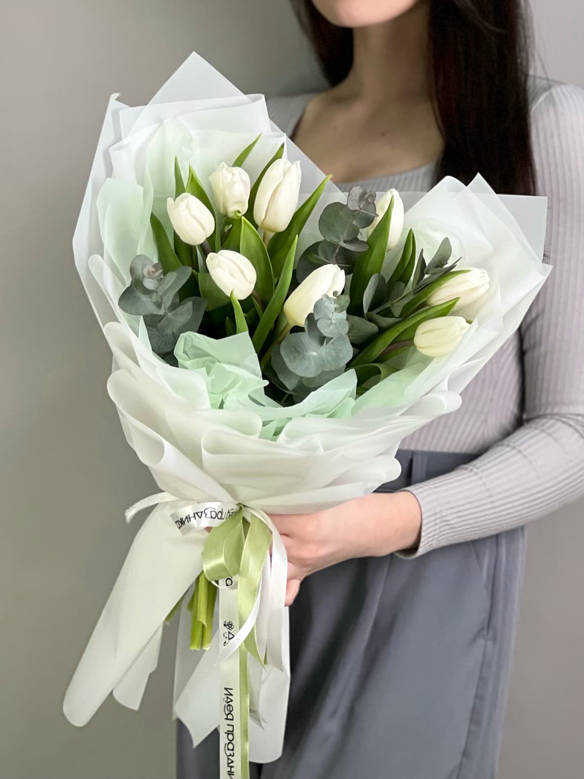 Букет из белых тюльпанов "Поцелуй весны" (9)