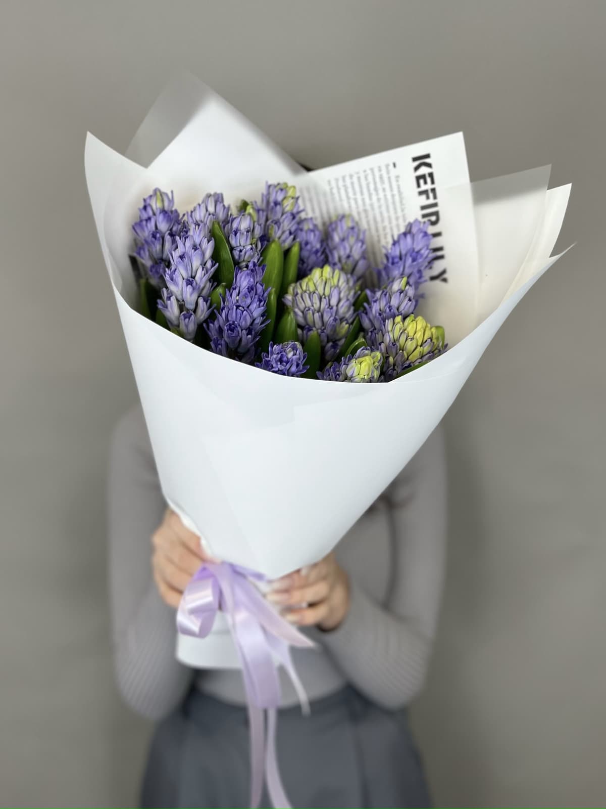 Праздничный букет из гиацинтов "Minos" L