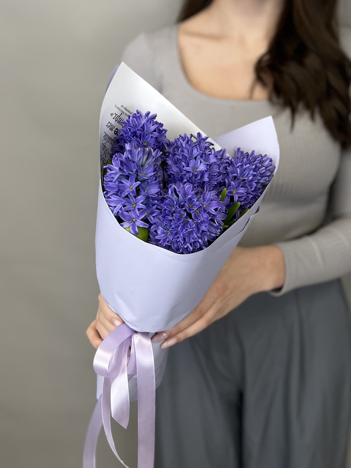 Красивый букет из гиацинтов "Minos" S