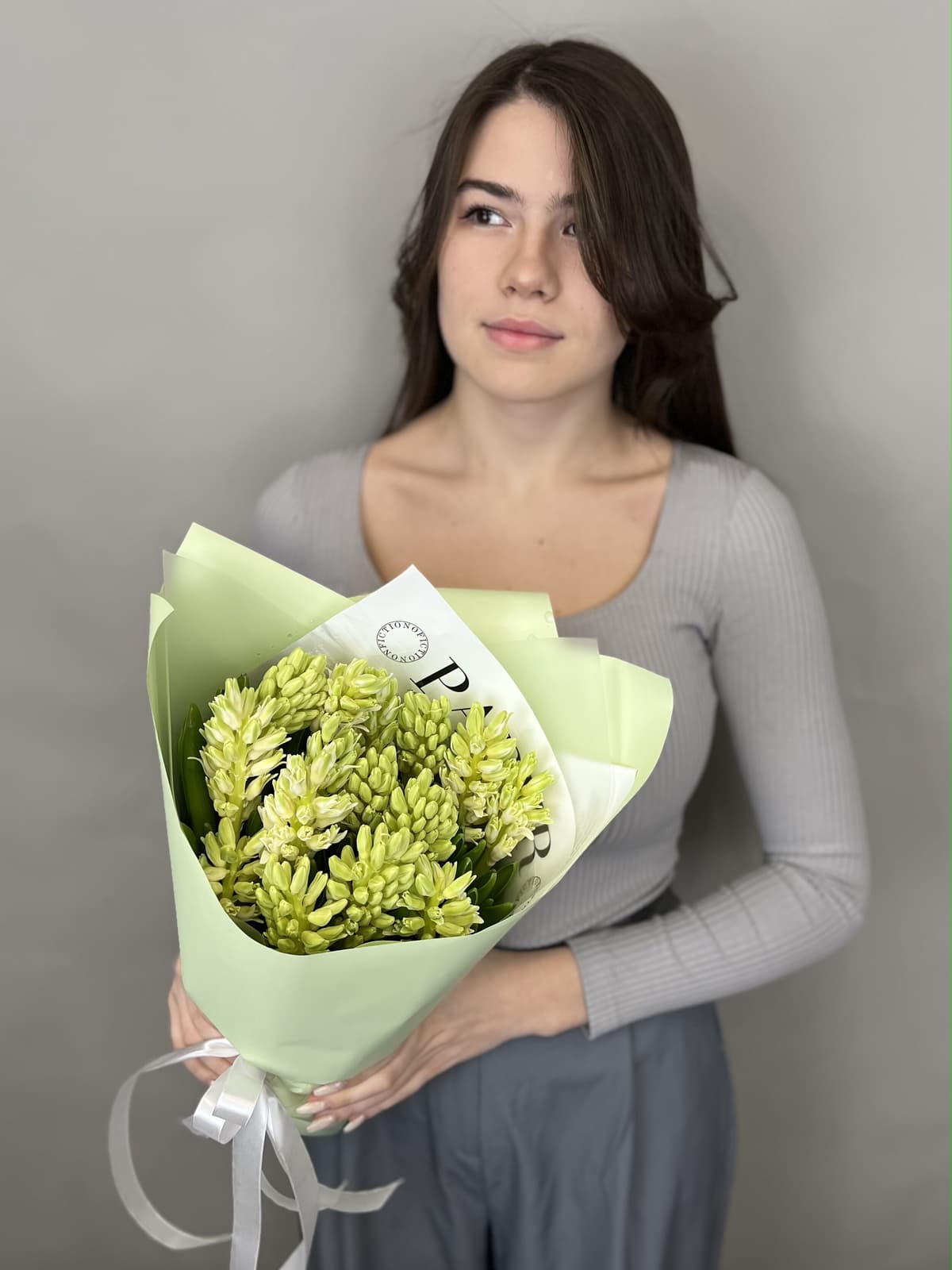 Дизайнерский букет из гиацинтов "Топ Вайт" (15)