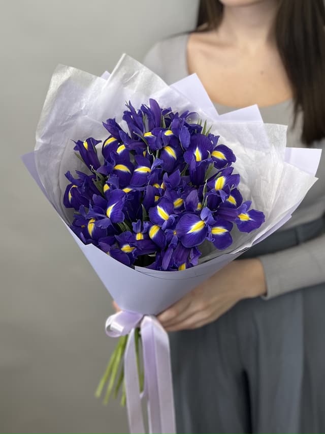 Букет из ирисов "Blue Magic" M Менделеева Букет из ирисов "Blue Magic" M Менделеева