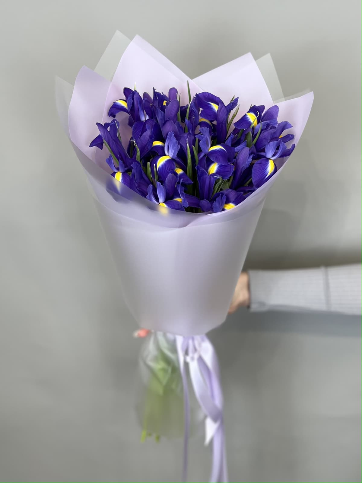 Красивый букет из ирисов "Синяя магия" (11)