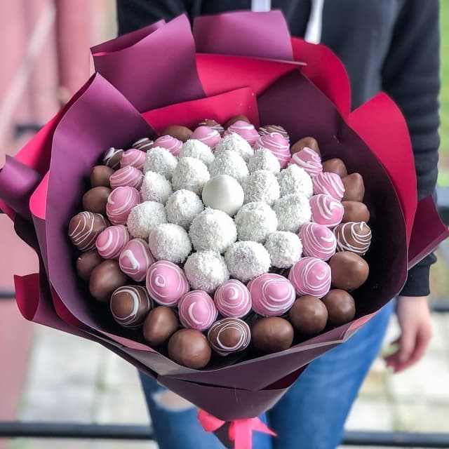 Букет из клубники "Матовый шик" Букет из клубники "Матовый шик"