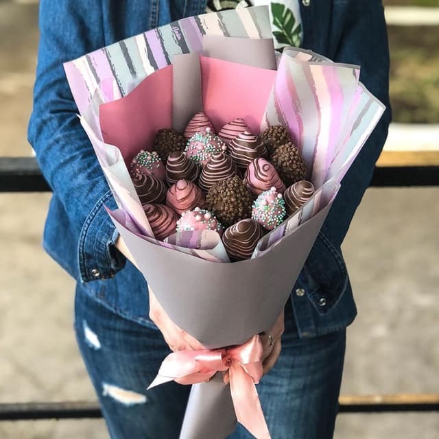 Букет из клубники "Мечтательница" Букет из клубники "Мечтательница"