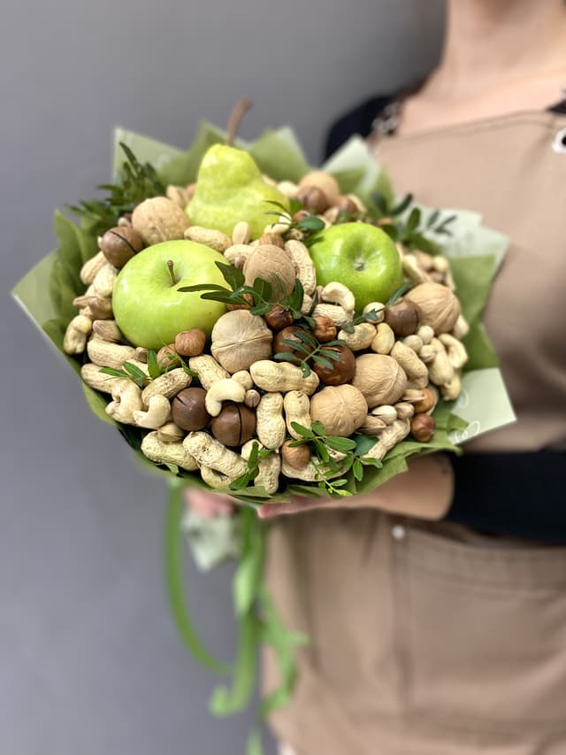 Букет из орехов "Green walnut" Букет из орехов "Green walnut"