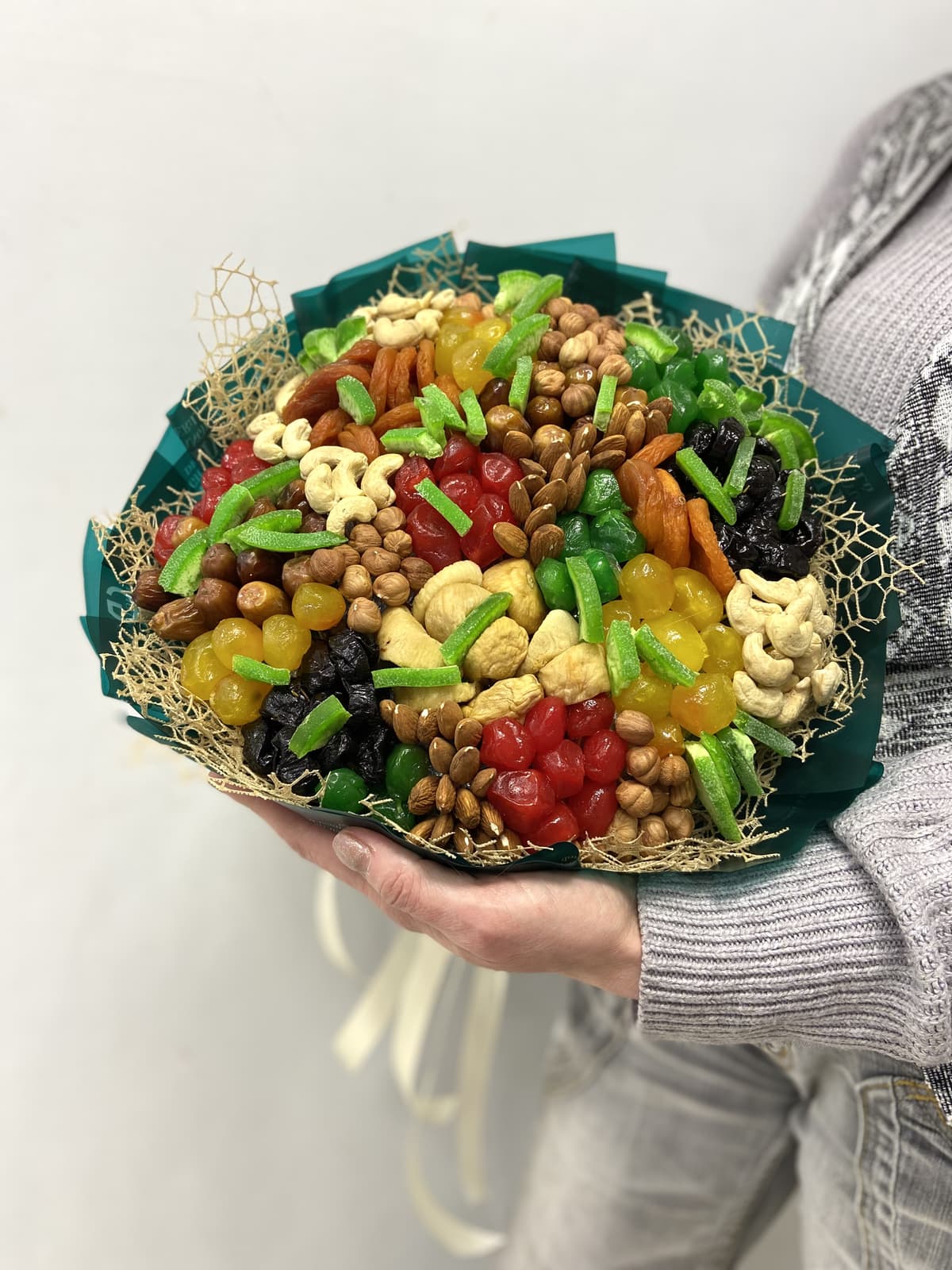 Букет из орехов и сухофруктов "Микс из сухофруктов"