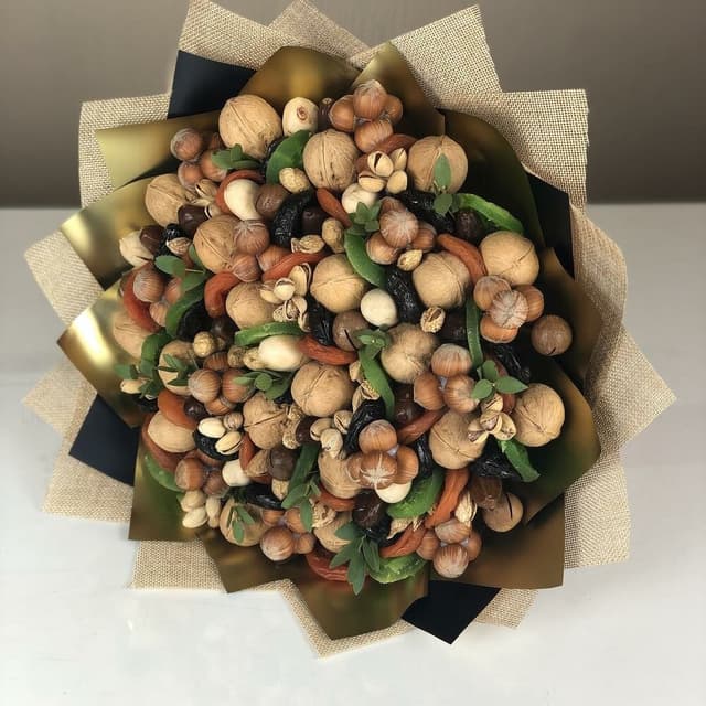 Букет из орехов "Крепкий орешек" Букет из орехов "Крепкий орешек"