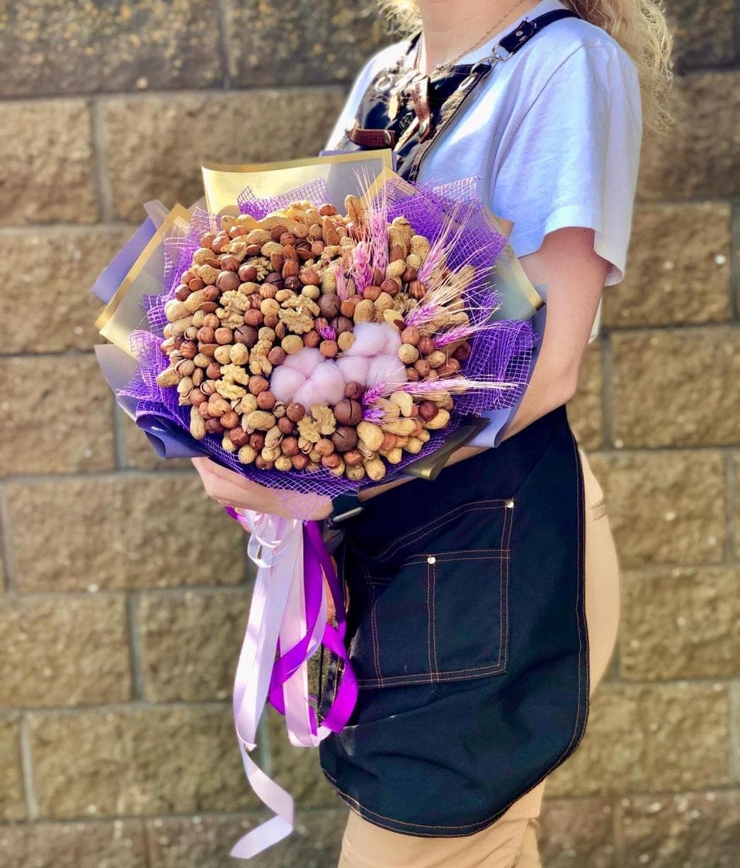 Букет из орехов "Лавандовое облако"