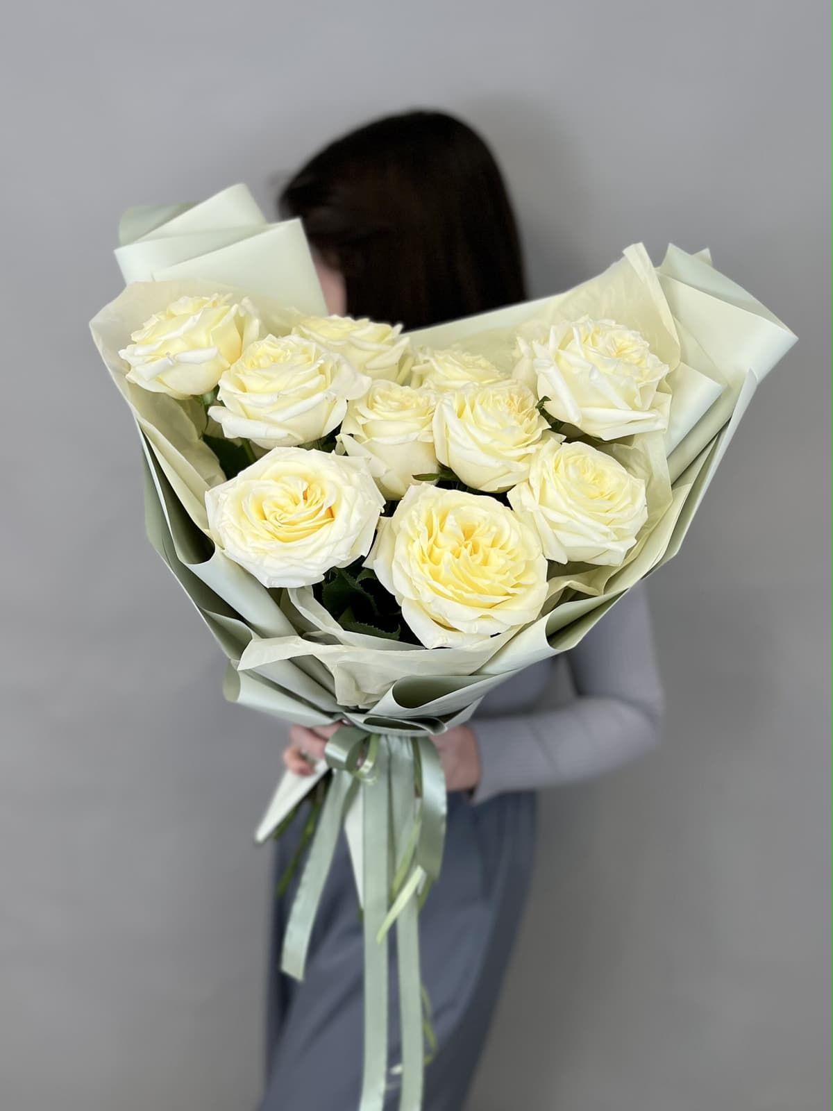 Нежный букет из пионовидных роз "Канделайт"