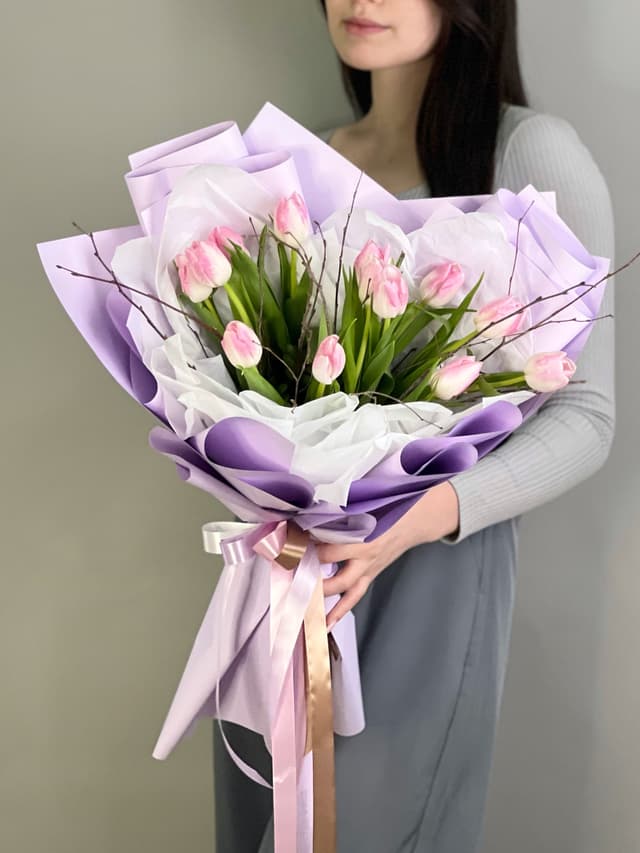 Букет из розовых тюльпанов "Дыхание" Букет из розовых тюльпанов "Дыхание"