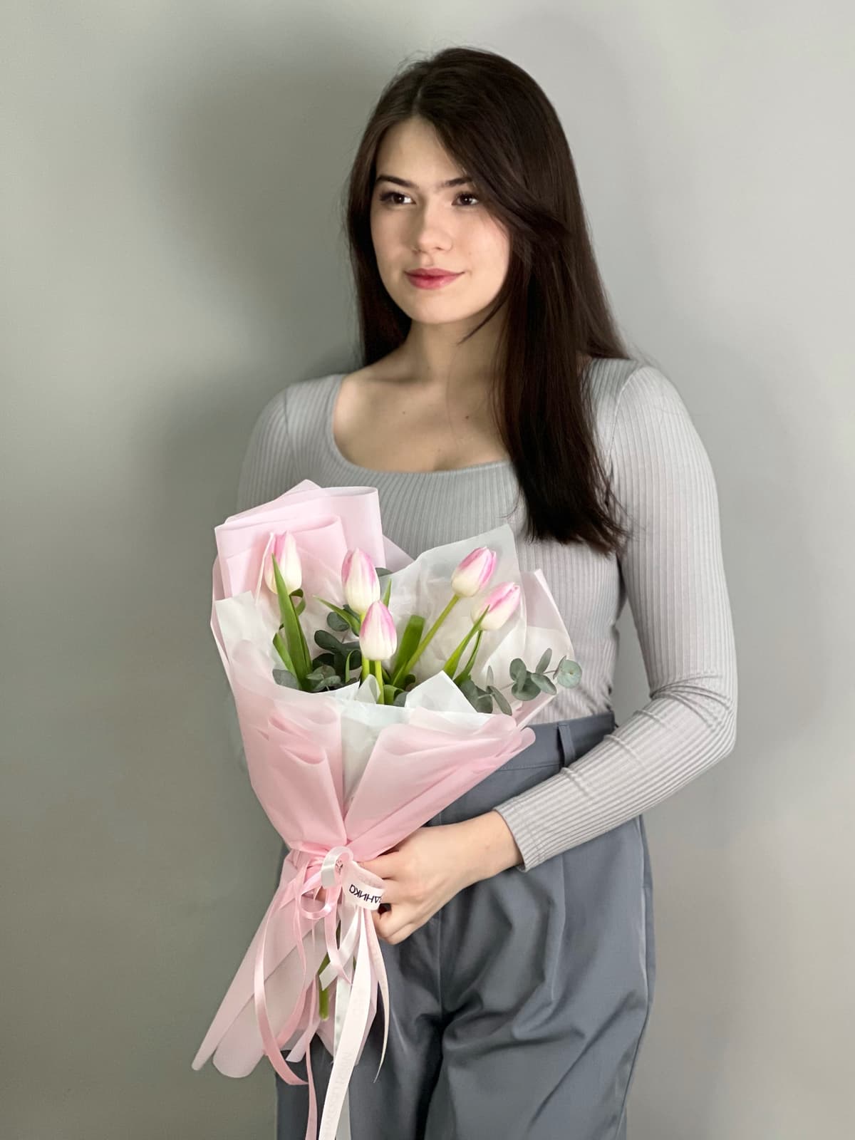 Букет из розовых тюльпанов "Поцелуй весны" (5)