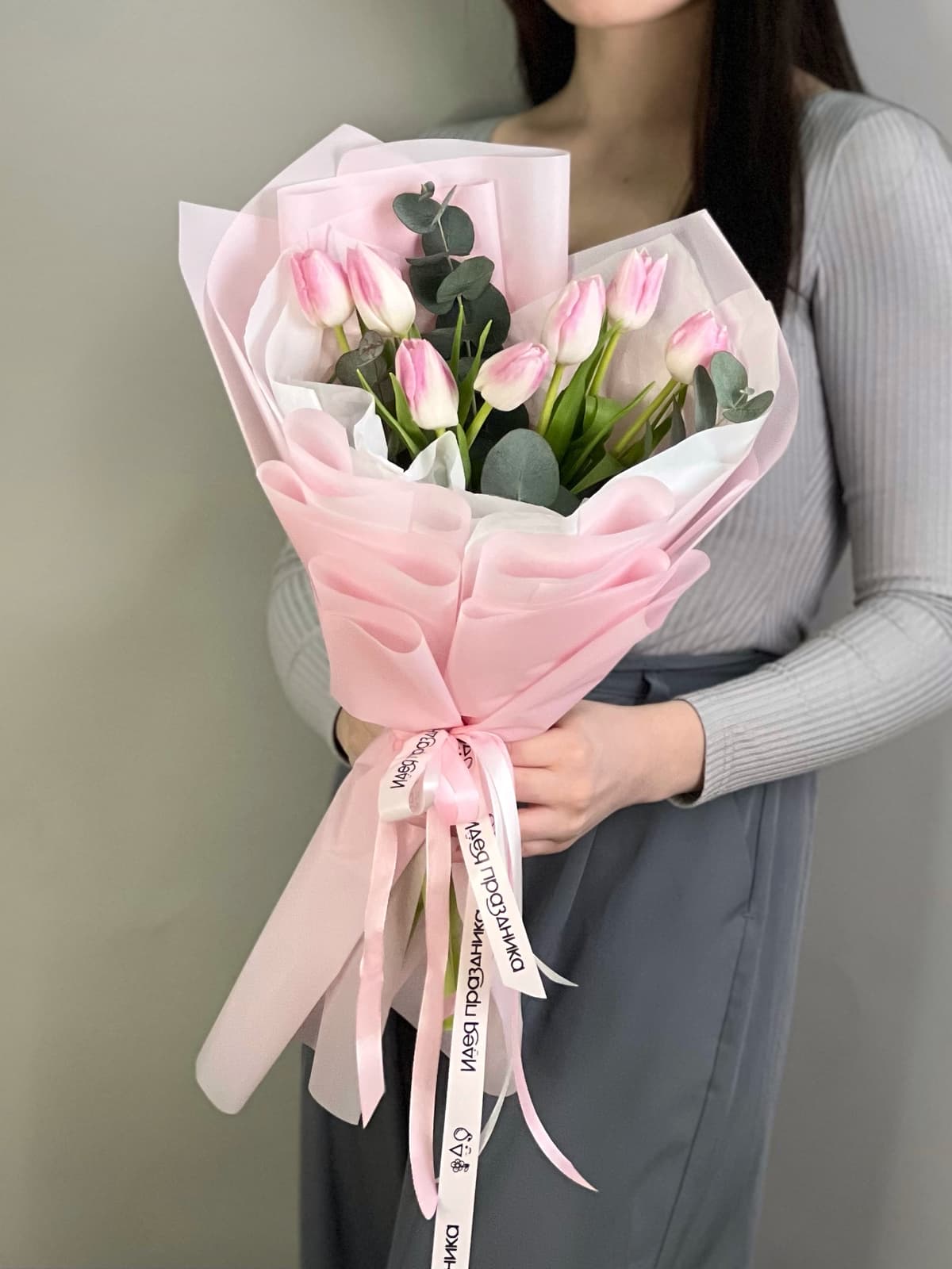 Букет из розовых тюльпанов "Поцелуй весны" (7)