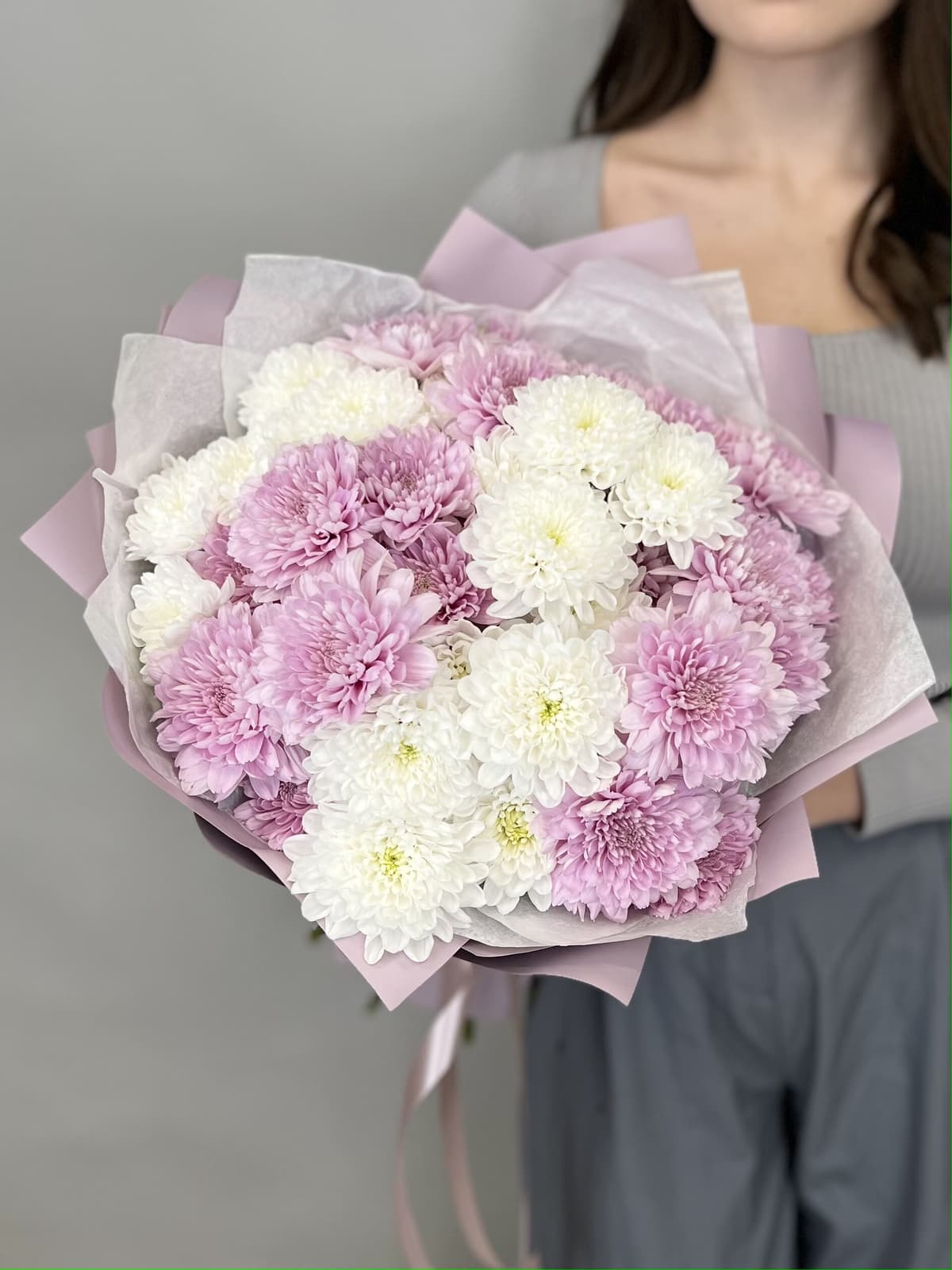 Красочный букет хризантем "Аделин"