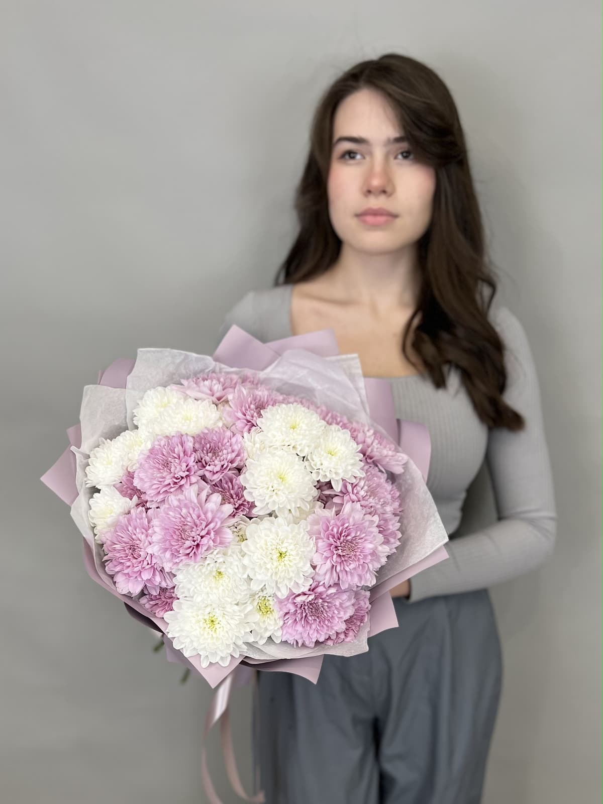 Красочный букет хризантем "Аделин"