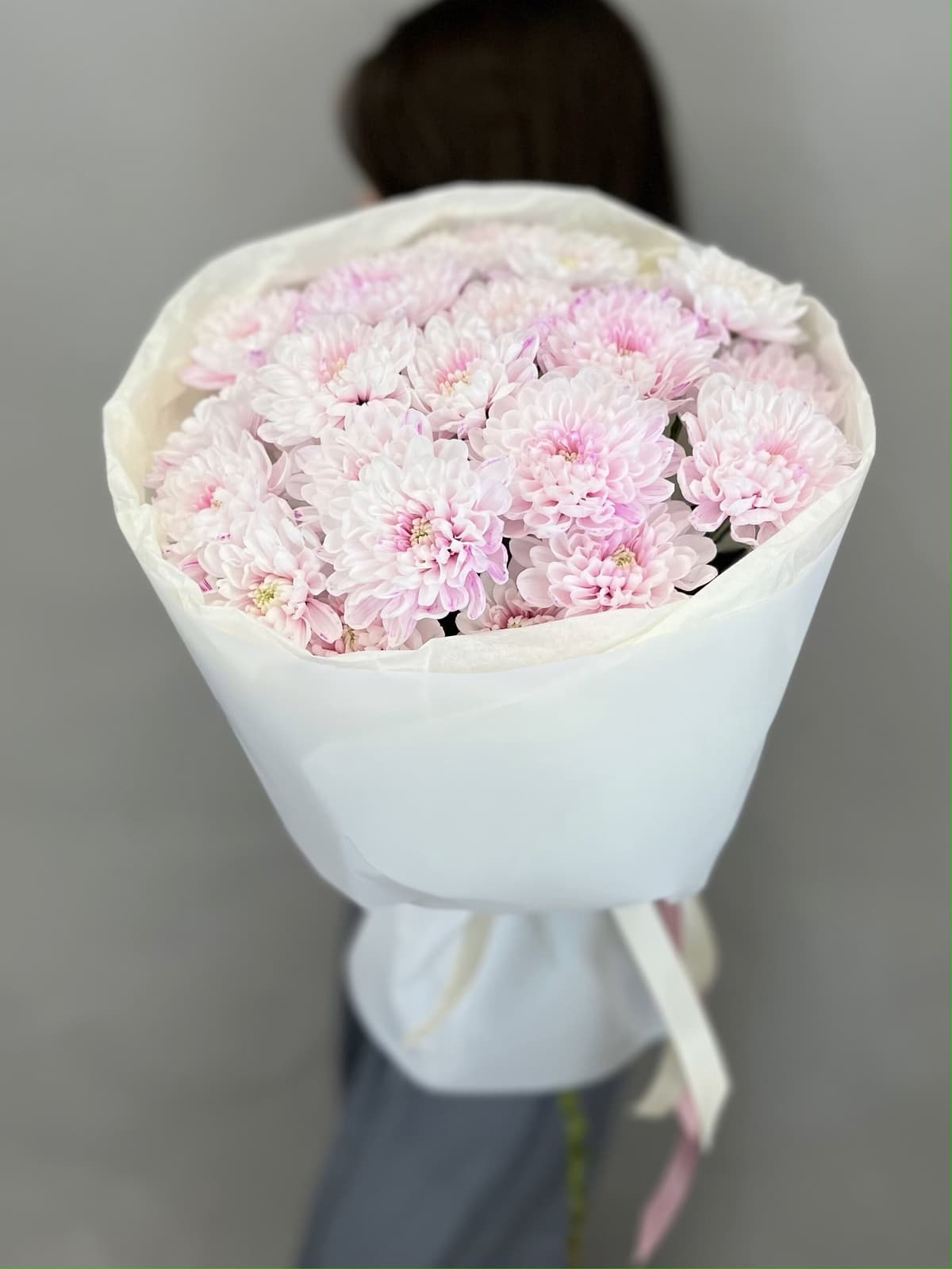 Красочный букет хризантем "Мари"