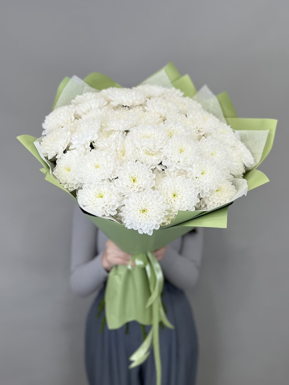 Весенний букет хризантем "Оазис"