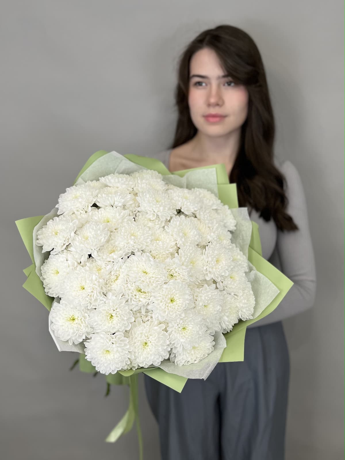 Весенний букет хризантем "Оазис"