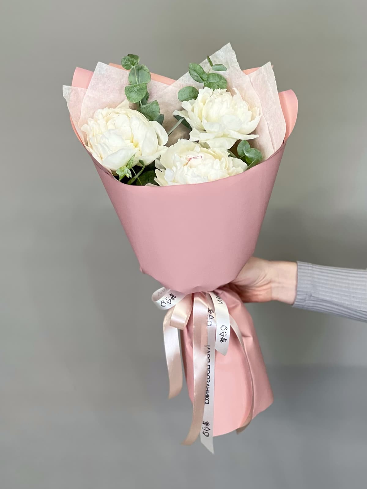 Букет-комплимент пионов "Odile"