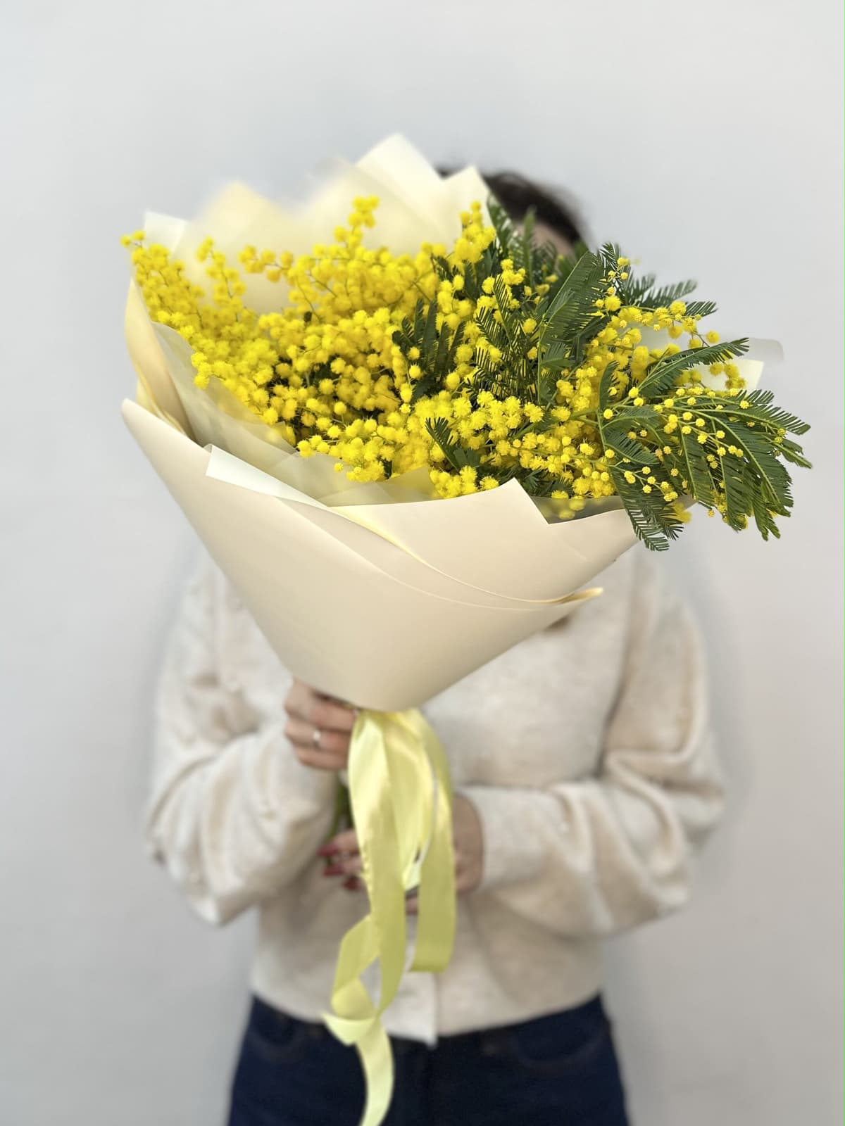 Стильный букет мимозы M