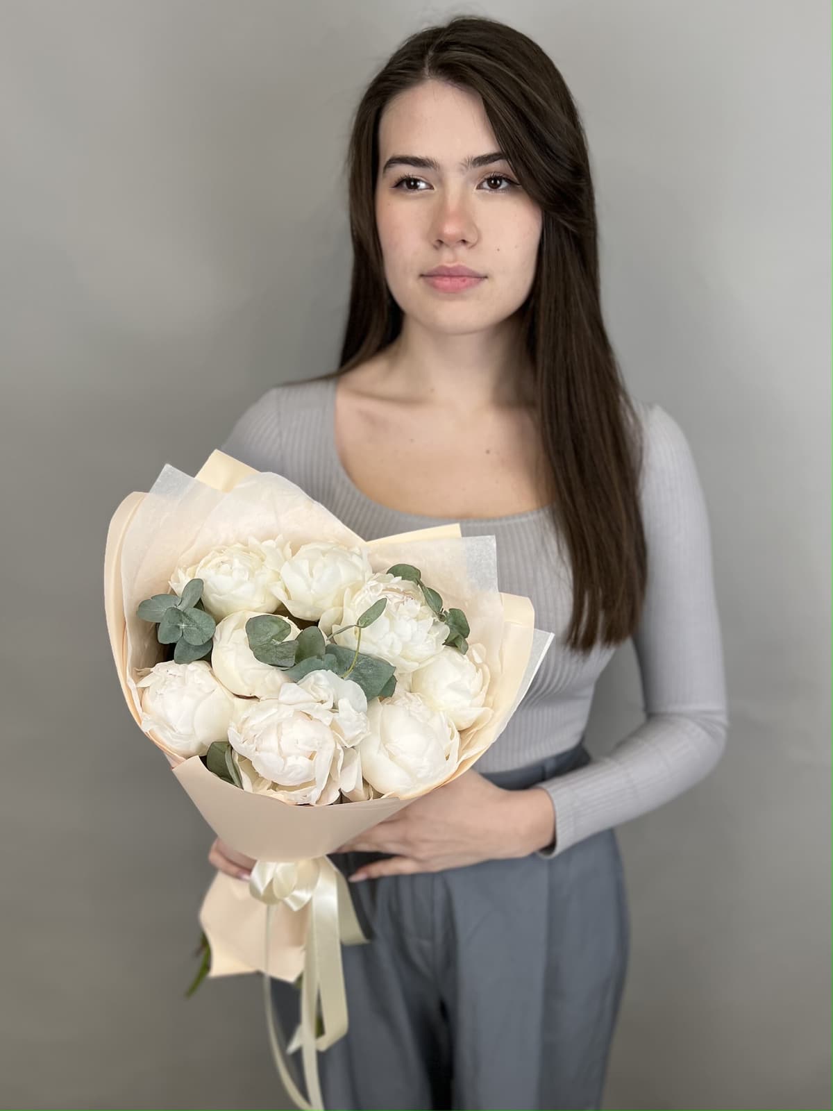 Красочный букет пионов "Odile"