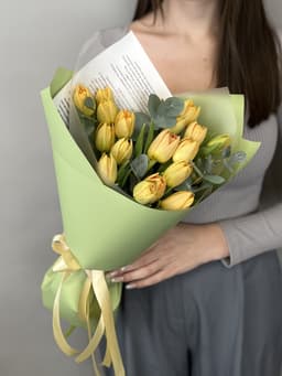 Букет пионовидных тюльпанов "Orca" M