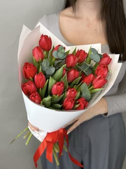 Букет пионовидных тюльпанов "Красная принцесса" (19)