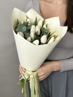 Прекрасный букет "Привет весна" белый