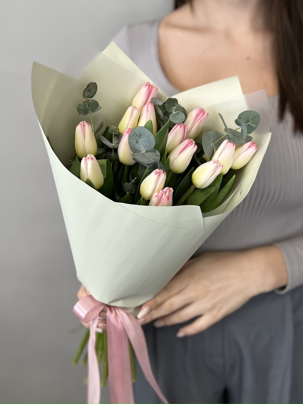 Свежий букет "Привет весна" нежно розовый