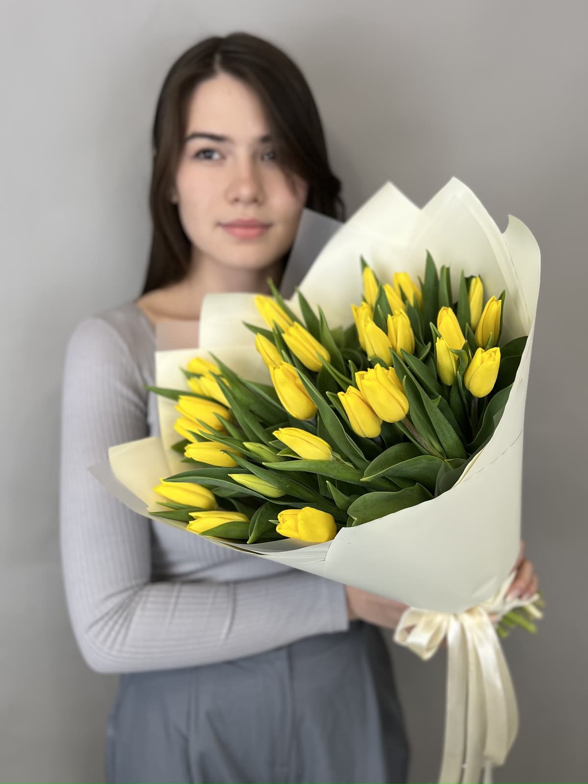 Букет из 35 желтых тюльпанов "Gold" M