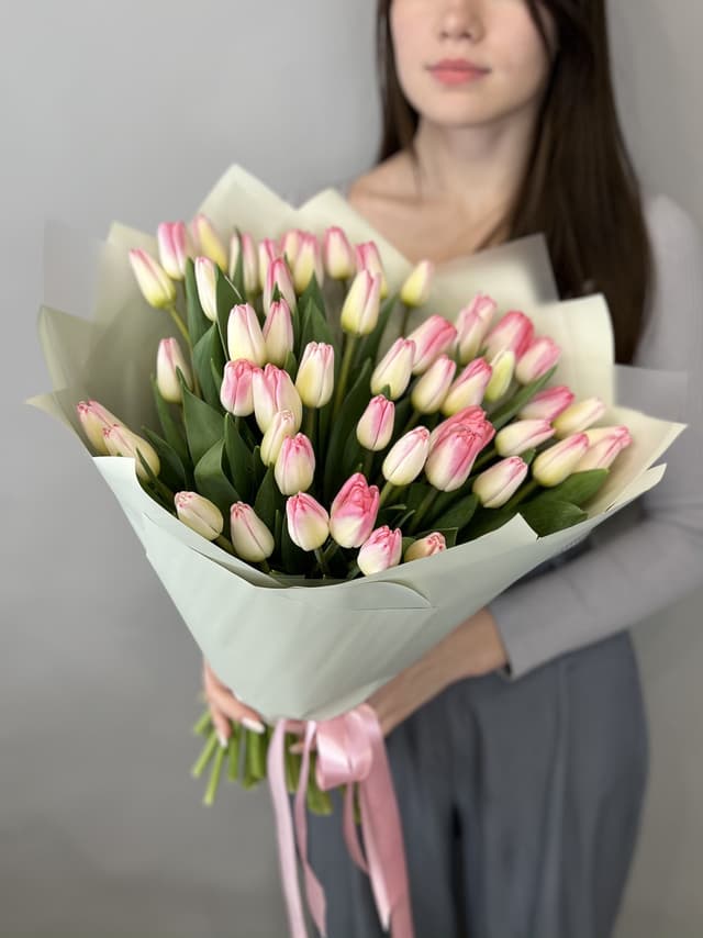 Букет тюльпанов "Pink" L Менделеева Букет тюльпанов "Pink" L Менделеева