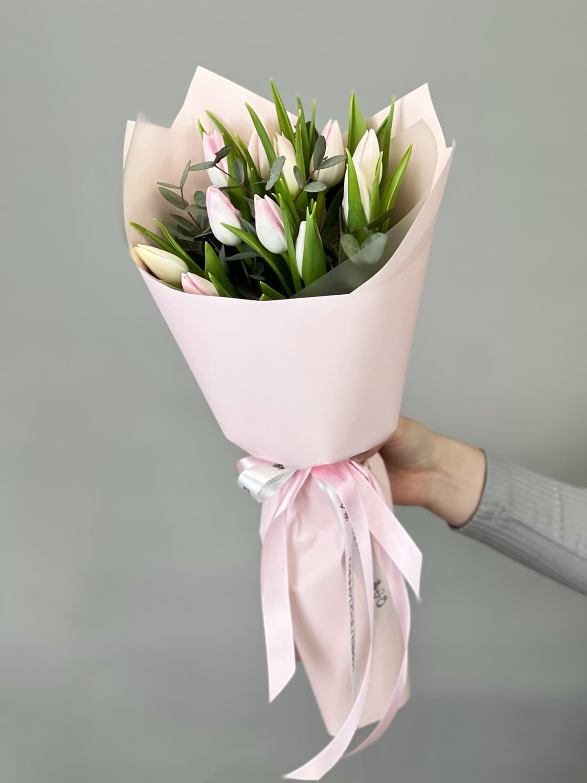 Стильный букет тюльпанов "Pinky" S